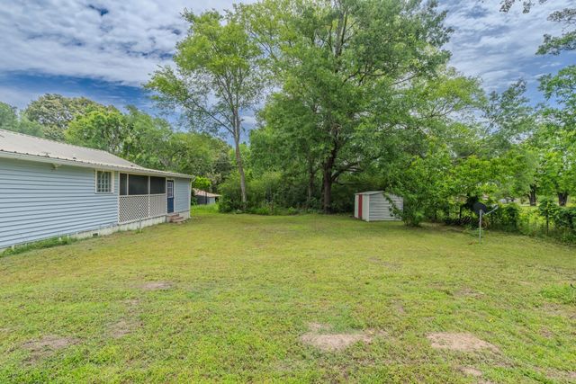 208 Lee Ivie Lane, Emory, TX 75440