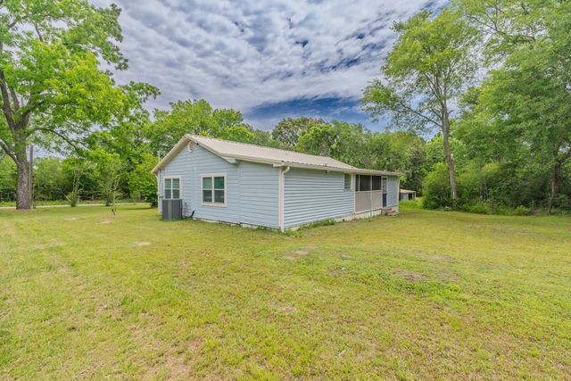 208 Lee Ivie Lane, Emory, TX 75440