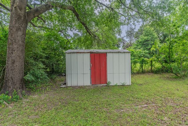 208 Lee Ivie Lane, Emory, TX 75440