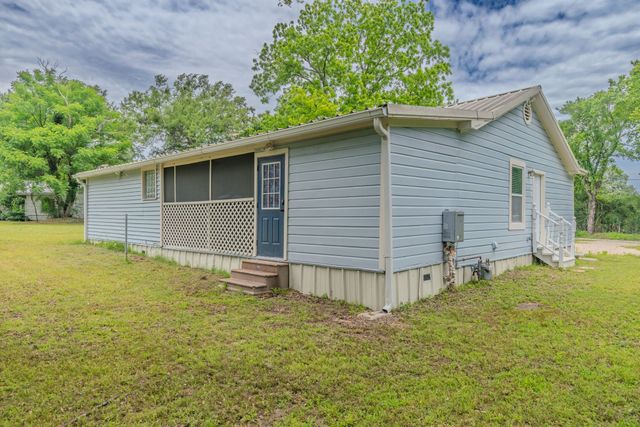 208 Lee Ivie Lane, Emory, TX 75440