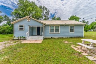 208 Lee Ivie Lane, Emory, TX 75440