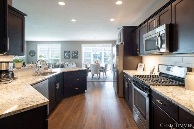 6597 Potters Wheel Drive SE, Caledonia, MI 49316