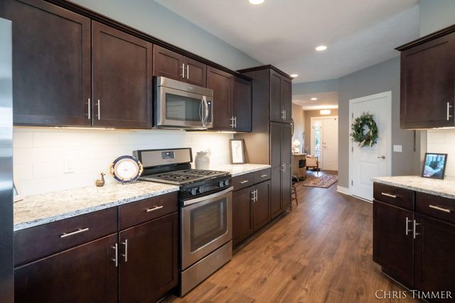 6597 Potters Wheel Drive SE, Caledonia, MI 49316