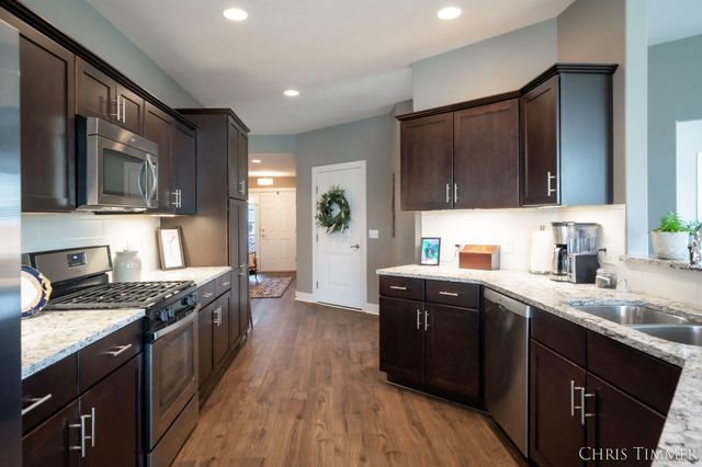 6597 Potters Wheel Drive SE, Caledonia, MI 49316