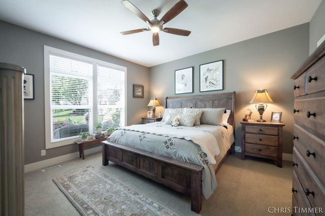 6597 Potters Wheel Drive SE, Caledonia, MI 49316