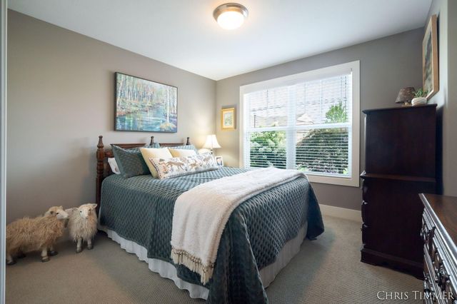 6597 Potters Wheel Drive SE, Caledonia, MI 49316