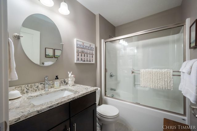 6597 Potters Wheel Drive SE, Caledonia, MI 49316