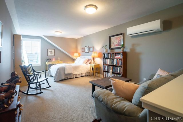 6597 Potters Wheel Drive SE, Caledonia, MI 49316