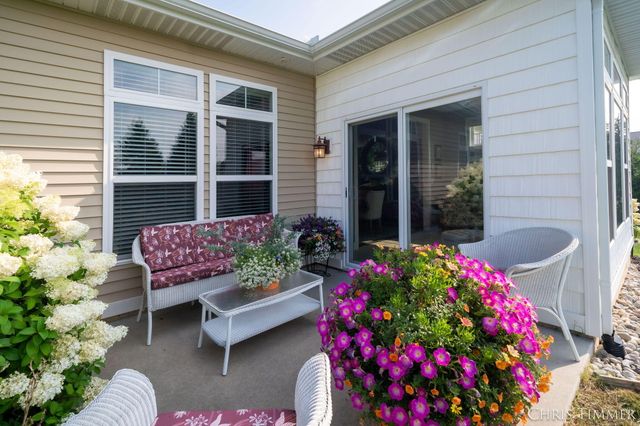 6597 Potters Wheel Drive SE, Caledonia, MI 49316