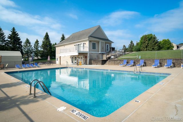 6597 Potters Wheel Drive SE, Caledonia, MI 49316