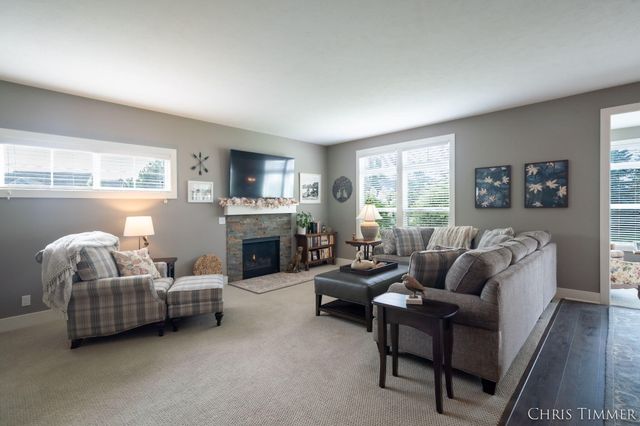 6597 Potters Wheel Drive SE, Caledonia, MI 49316