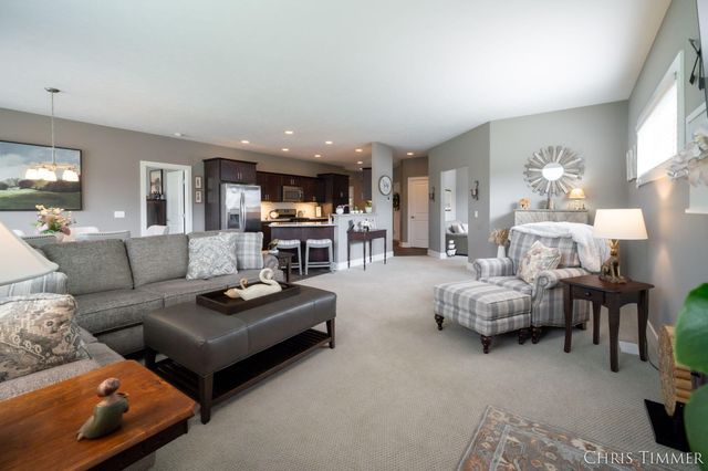 6597 Potters Wheel Drive SE, Caledonia, MI 49316