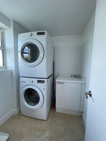 14951 Royal Oaks Ln 709, North Miami, FL 33181