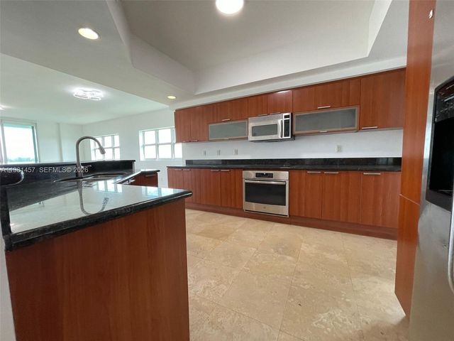 14951 Royal Oaks Ln 709, North Miami, FL 33181