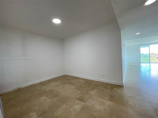 14951 Royal Oaks Ln 709, North Miami, FL 33181