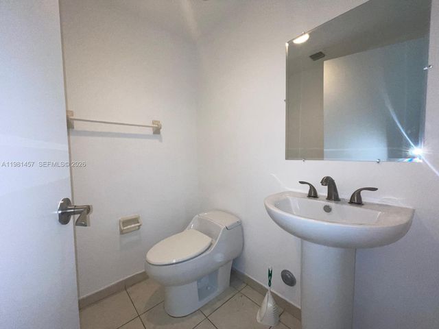 14951 Royal Oaks Ln 709, North Miami, FL 33181