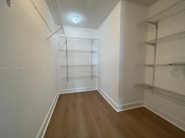 14951 Royal Oaks Ln 709, North Miami, FL 33181