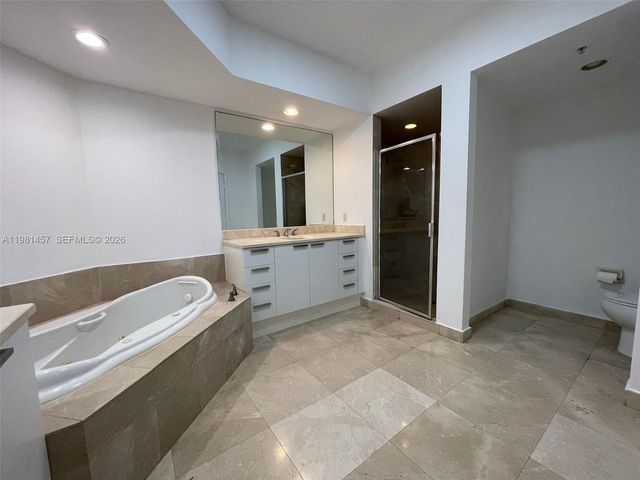 14951 Royal Oaks Ln 709, North Miami, FL 33181