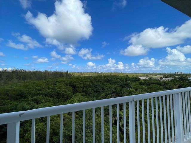 14951 Royal Oaks Ln 709, North Miami, FL 33181