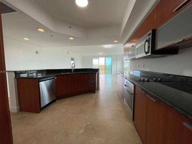 14951 Royal Oaks Ln 709, North Miami, FL 33181