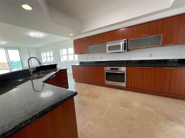 14951 Royal Oaks Ln 709, North Miami, FL 33181