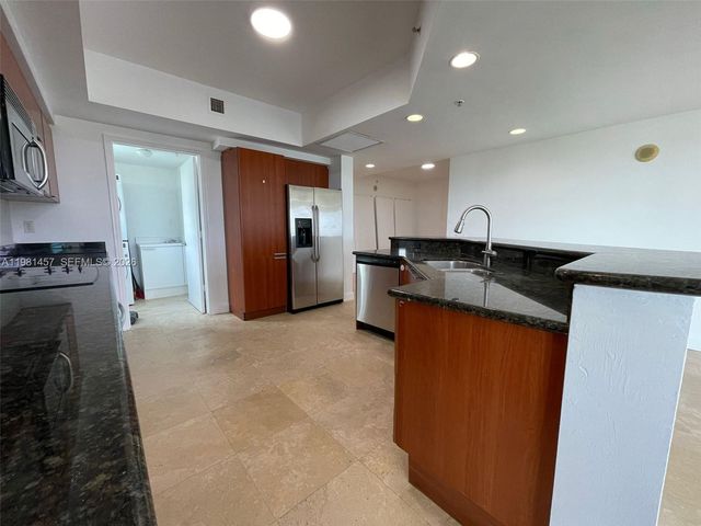 14951 Royal Oaks Ln 709, North Miami, FL 33181