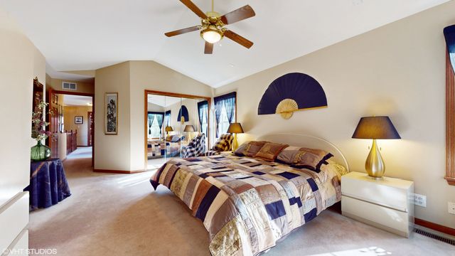 1640 S NEWTON Avenue, Park Ridge, IL 60068