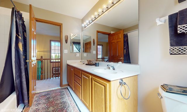 1640 S NEWTON Avenue, Park Ridge, IL 60068