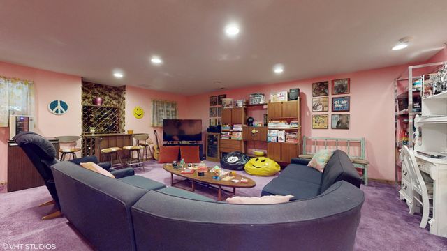 1640 S NEWTON Avenue, Park Ridge, IL 60068