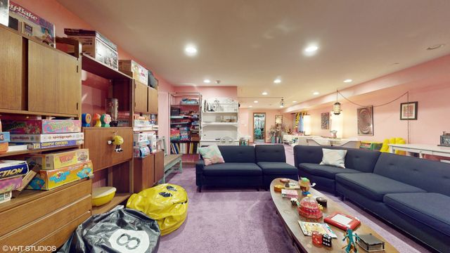 1640 S NEWTON Avenue, Park Ridge, IL 60068