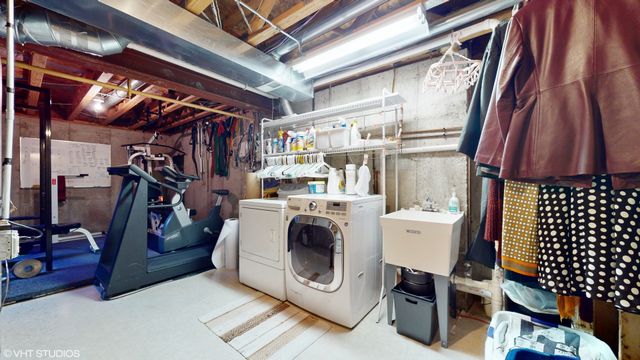 1640 S NEWTON Avenue, Park Ridge, IL 60068