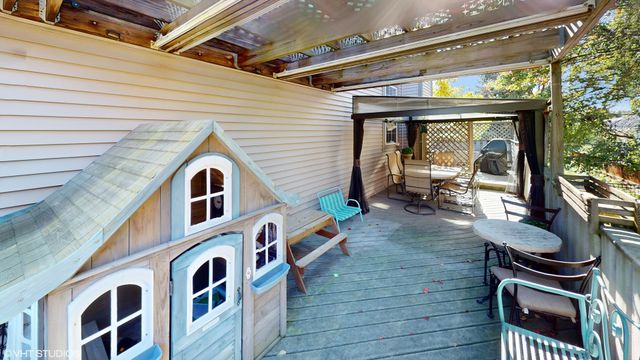 1640 S NEWTON Avenue, Park Ridge, IL 60068