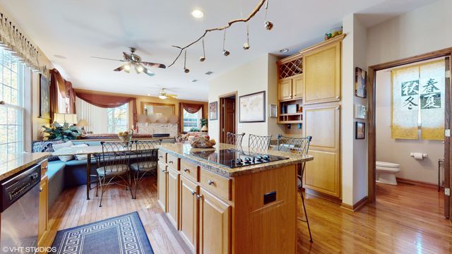 1640 S NEWTON Avenue, Park Ridge, IL 60068