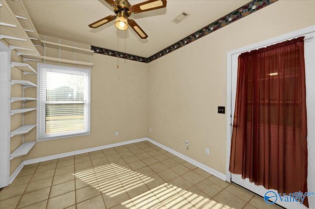 909 Bellemeade Street SW, Hartselle, AL 35640