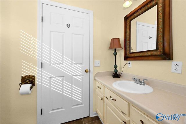 909 Bellemeade Street SW, Hartselle, AL 35640