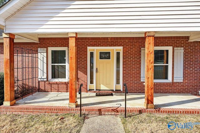 909 Bellemeade Street SW, Hartselle, AL 35640