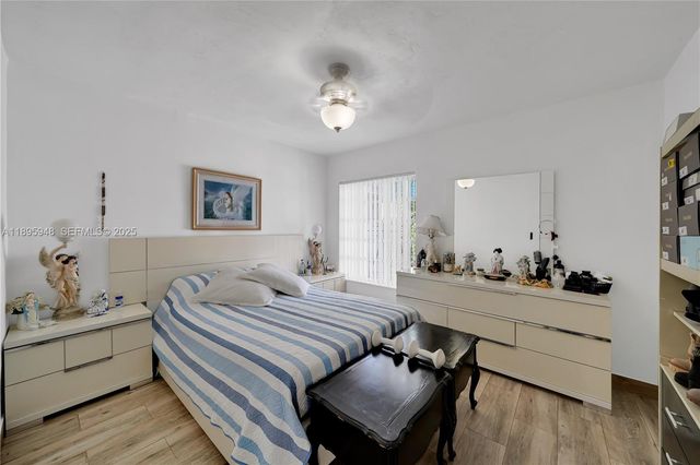 5402 SW 128th Place, Miami, FL 33175
