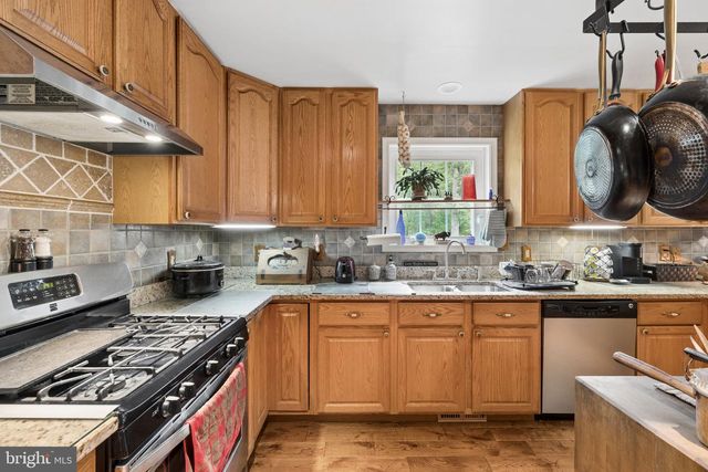 5099 COURTNEYS CORNER RD, Sumerduck, VA 22742