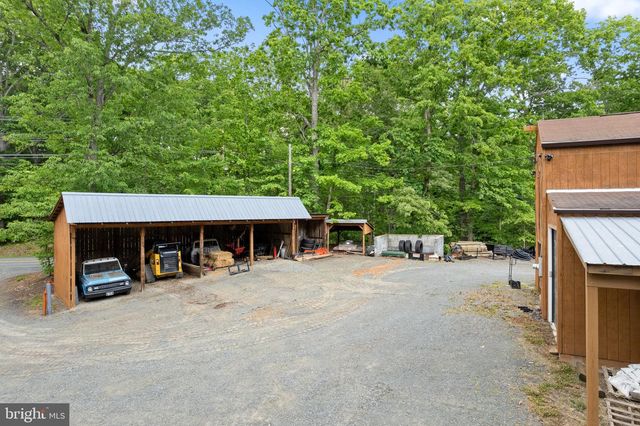 5099 COURTNEYS CORNER RD, Sumerduck, VA 22742