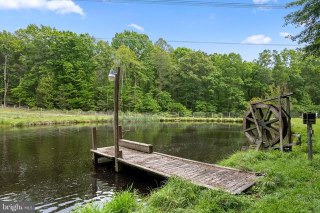 5099 COURTNEYS CORNER RD, Sumerduck, VA 22742
