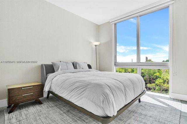 16385 Biscayne Boulevard 421, North Miami Beach, FL 33160
