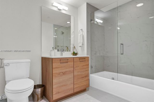 16385 Biscayne Boulevard 421, North Miami Beach, FL 33160