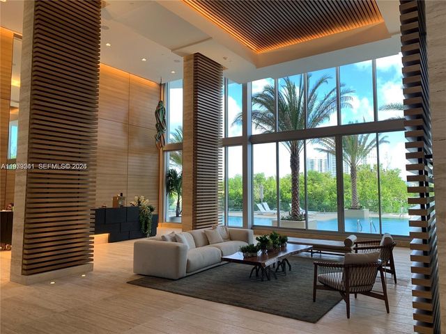 16385 Biscayne Boulevard 421, North Miami Beach, FL 33160