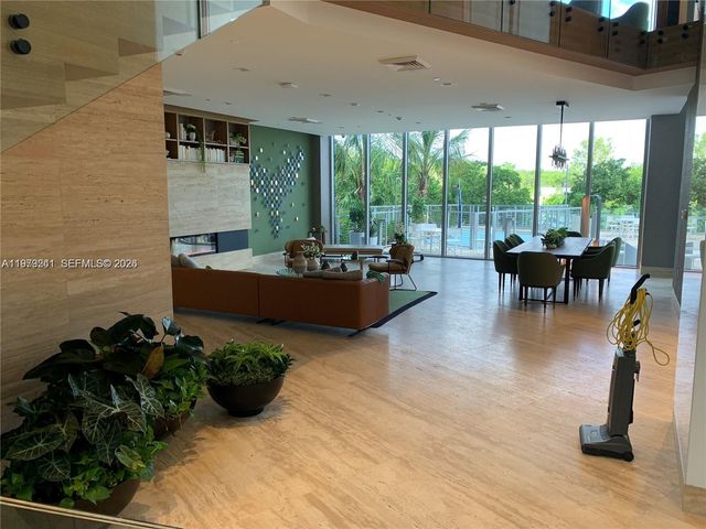 16385 Biscayne Boulevard 421, North Miami Beach, FL 33160