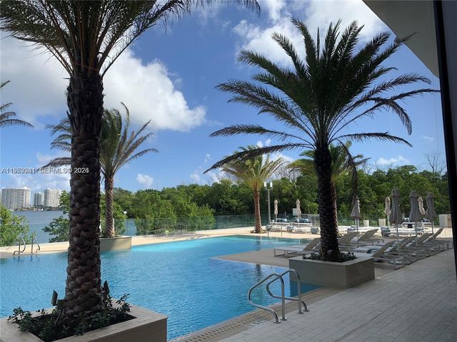 16385 Biscayne Boulevard 421, North Miami Beach, FL 33160