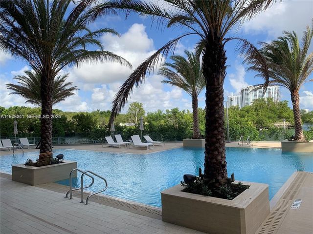 16385 Biscayne Boulevard 421, North Miami Beach, FL 33160