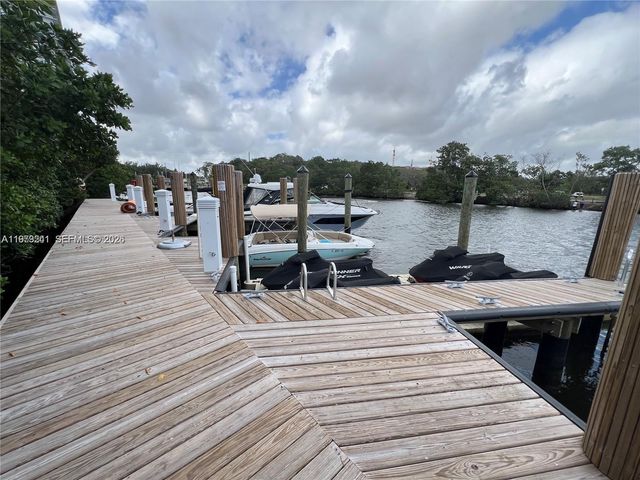 16385 Biscayne Boulevard 421, North Miami Beach, FL 33160