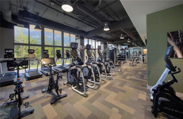 16385 Biscayne Boulevard 421, North Miami Beach, FL 33160