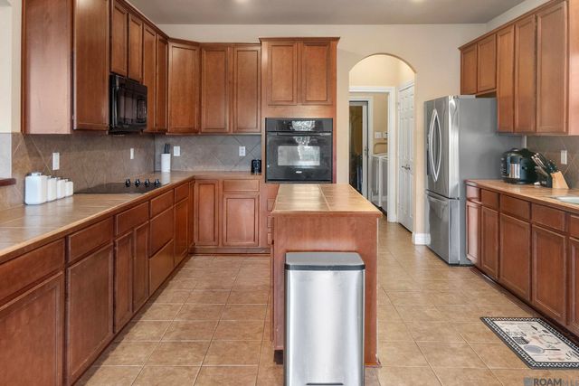 41220 Colonial Dr, Sorrento, LA 70778