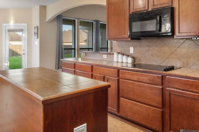 41220 Colonial Dr, Sorrento, LA 70778